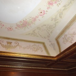 Декоративные вензеля на потолках в Казани