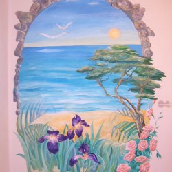 Рисунок дерева и моря, на стене, в Казани