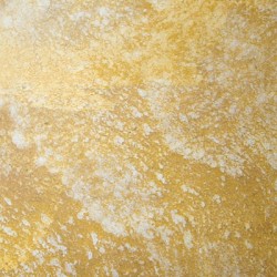 Декоративная штукатурка Antico Parete minerale золотого цвета, с белыми разводами. Способ нанесения двухцветных классичекий